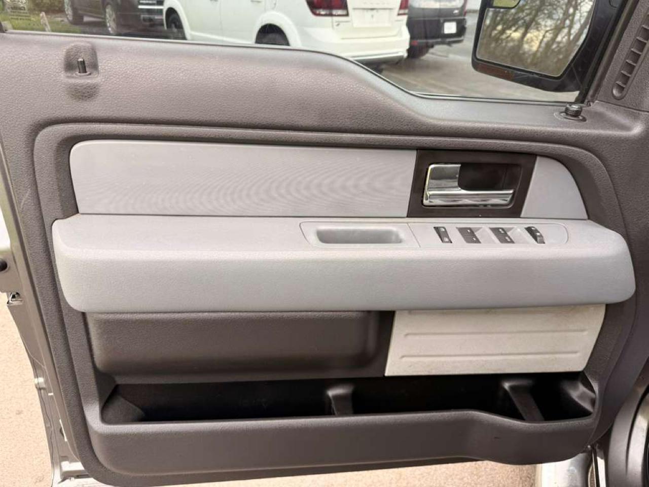 Ford F-150 4WD SuperCrew 145" Platinum 2013