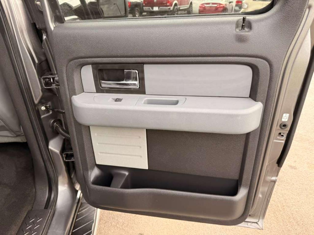 Ford F-150 4WD SuperCrew 145" Platinum 2013