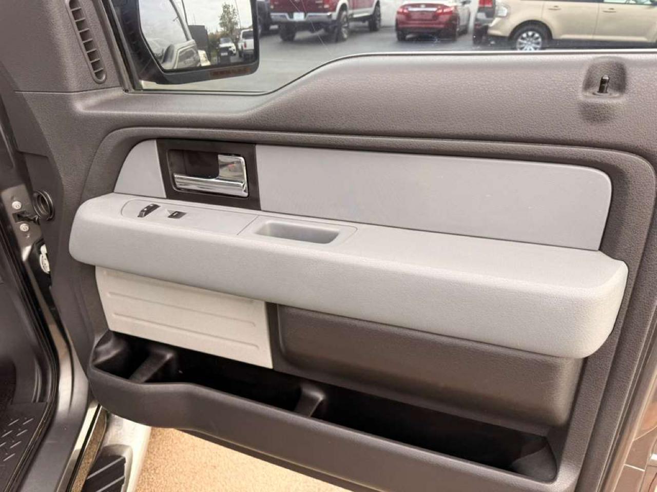 Ford F-150 4WD SuperCrew 145" Platinum 2013