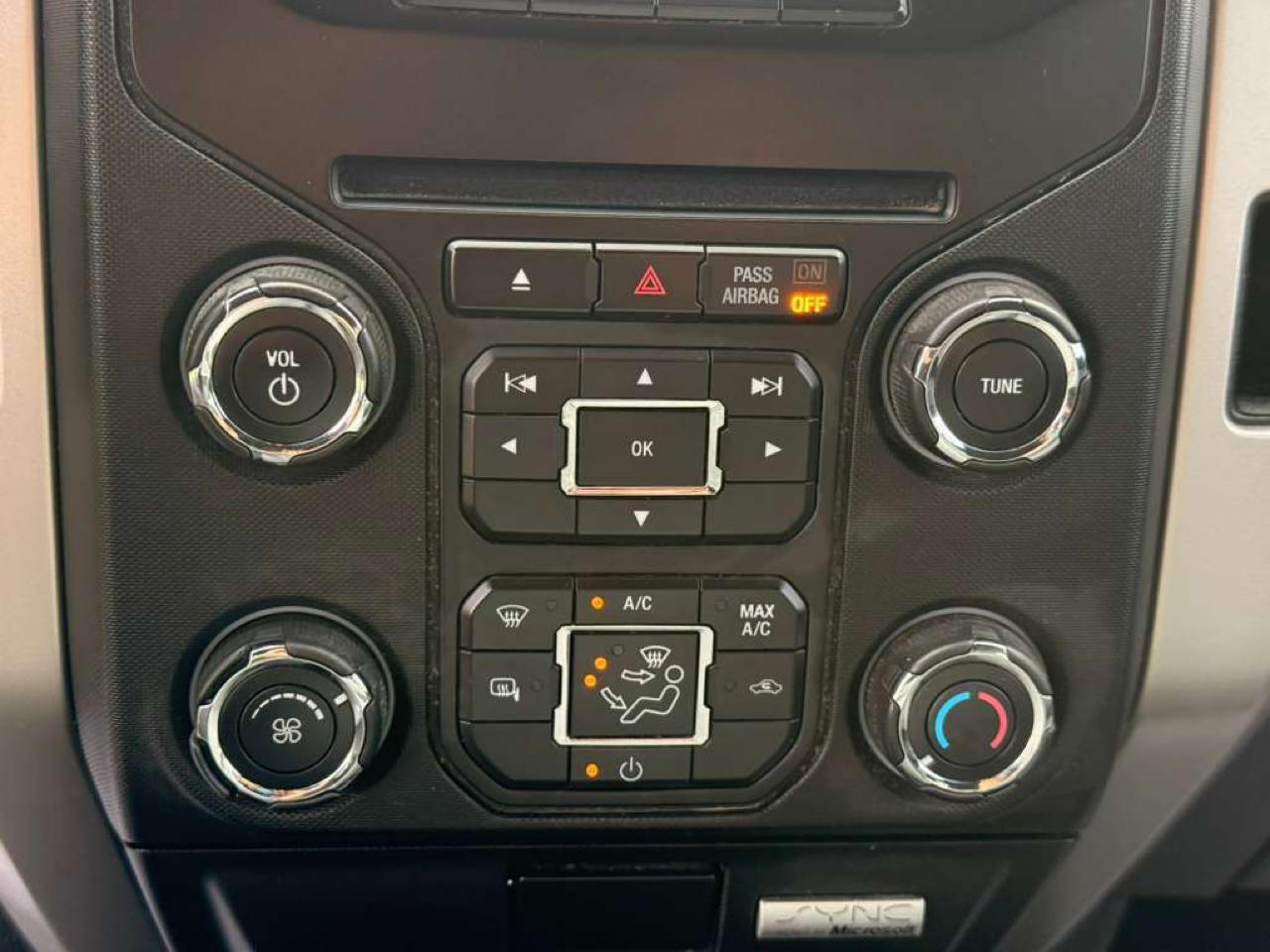 Ford F-150 4WD SuperCrew 145" Platinum 2013