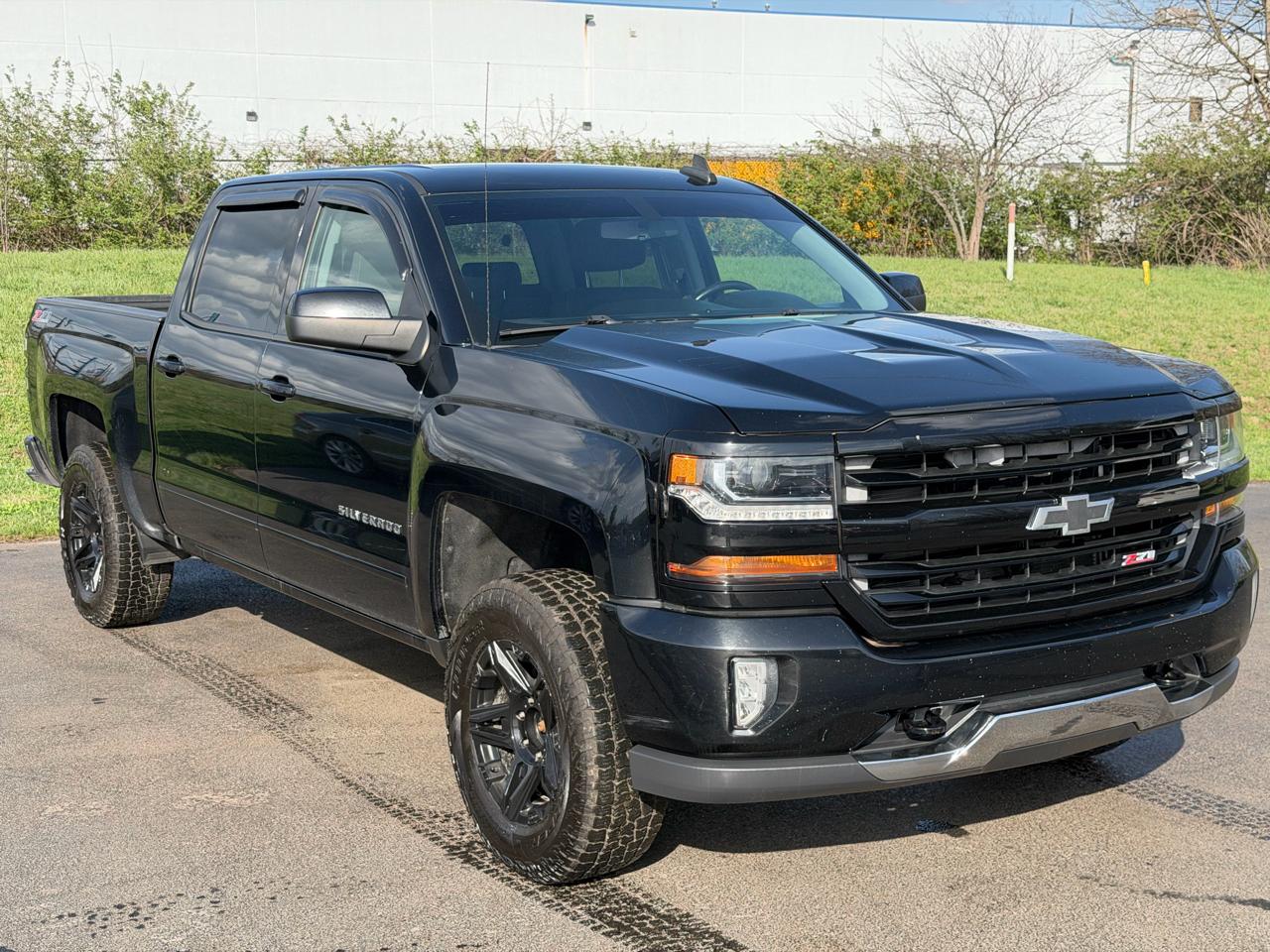 Chevrolet Silverado 1500 4WD Crew Cab 143.5" LT w/2LT 2017