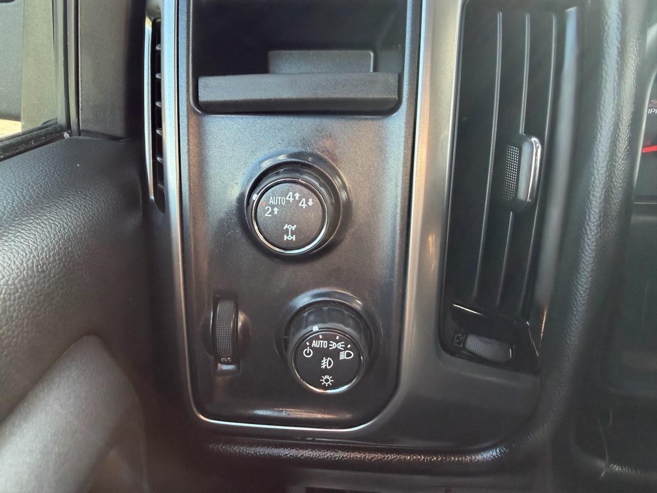 Chevrolet Silverado 1500 4WD Crew Cab 143.5" LT w/2LT 2017