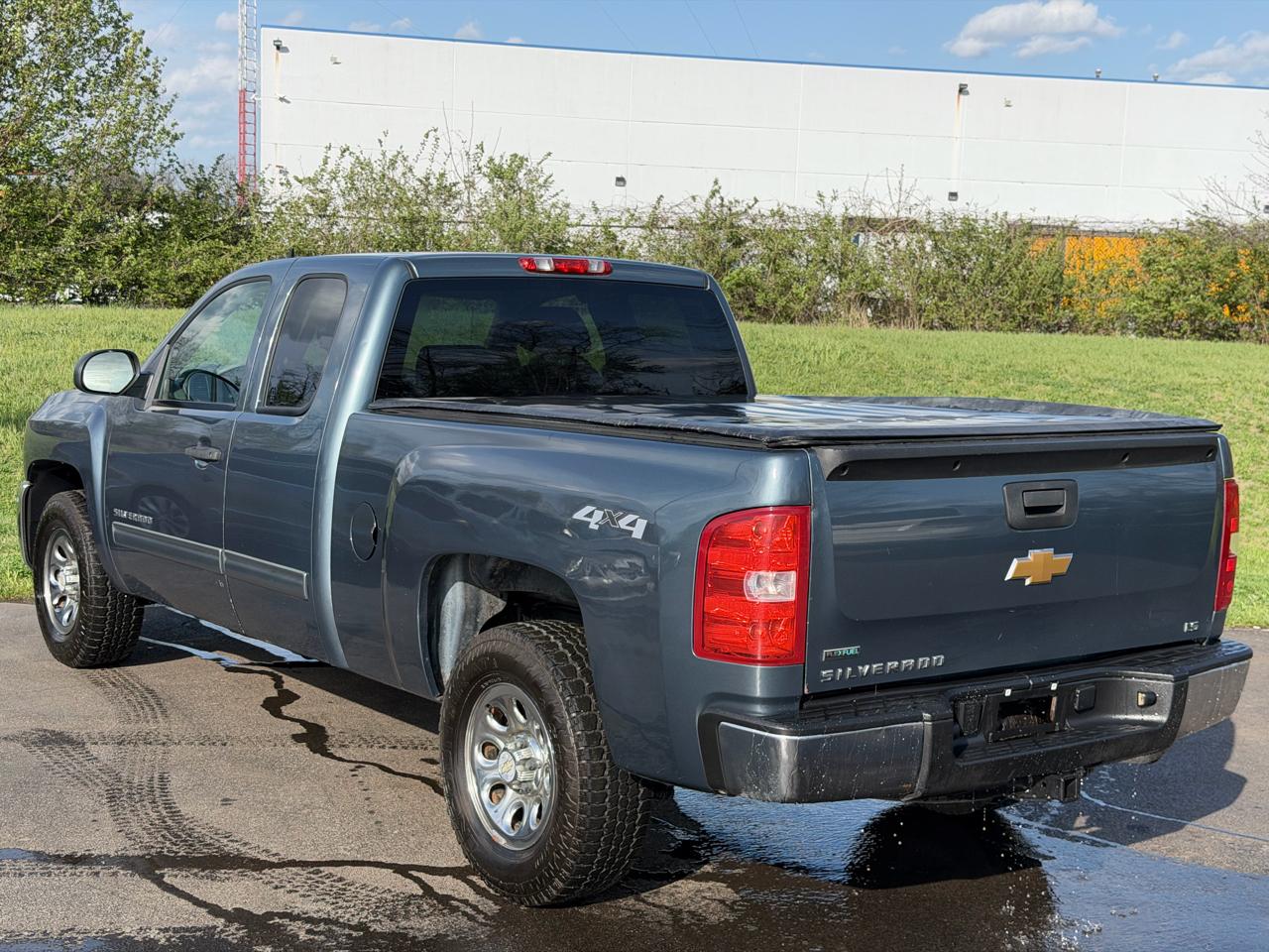 Chevrolet Silverado 1500 4WD Ext Cab 143.5" LS 2012