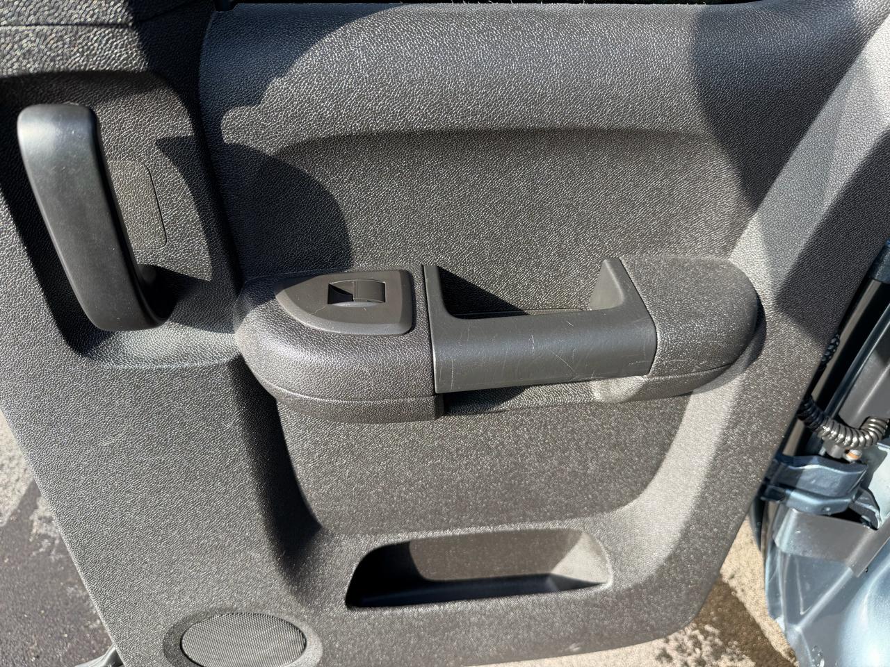 Chevrolet Silverado 1500 4WD Ext Cab 143.5" LS 2012