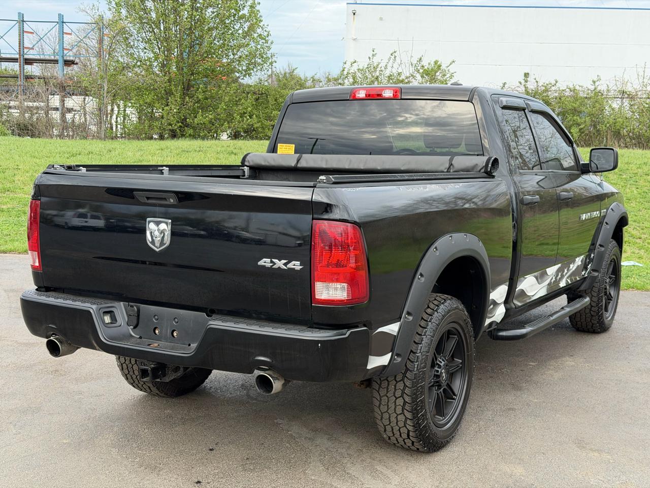RAM 1500 4WD Quad Cab 140.5" Express 2012