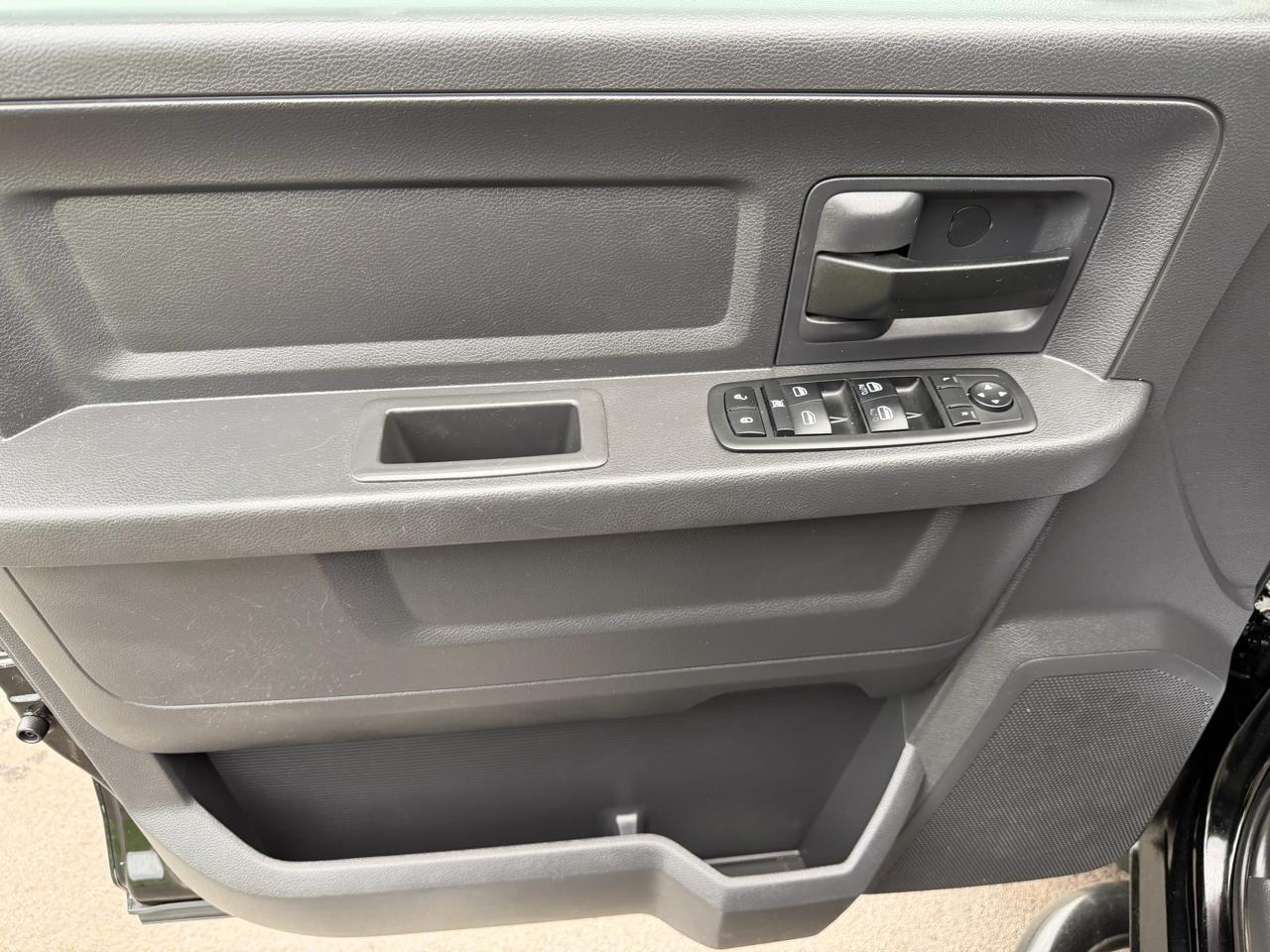 RAM 1500 4WD Quad Cab 140.5" Express 2012