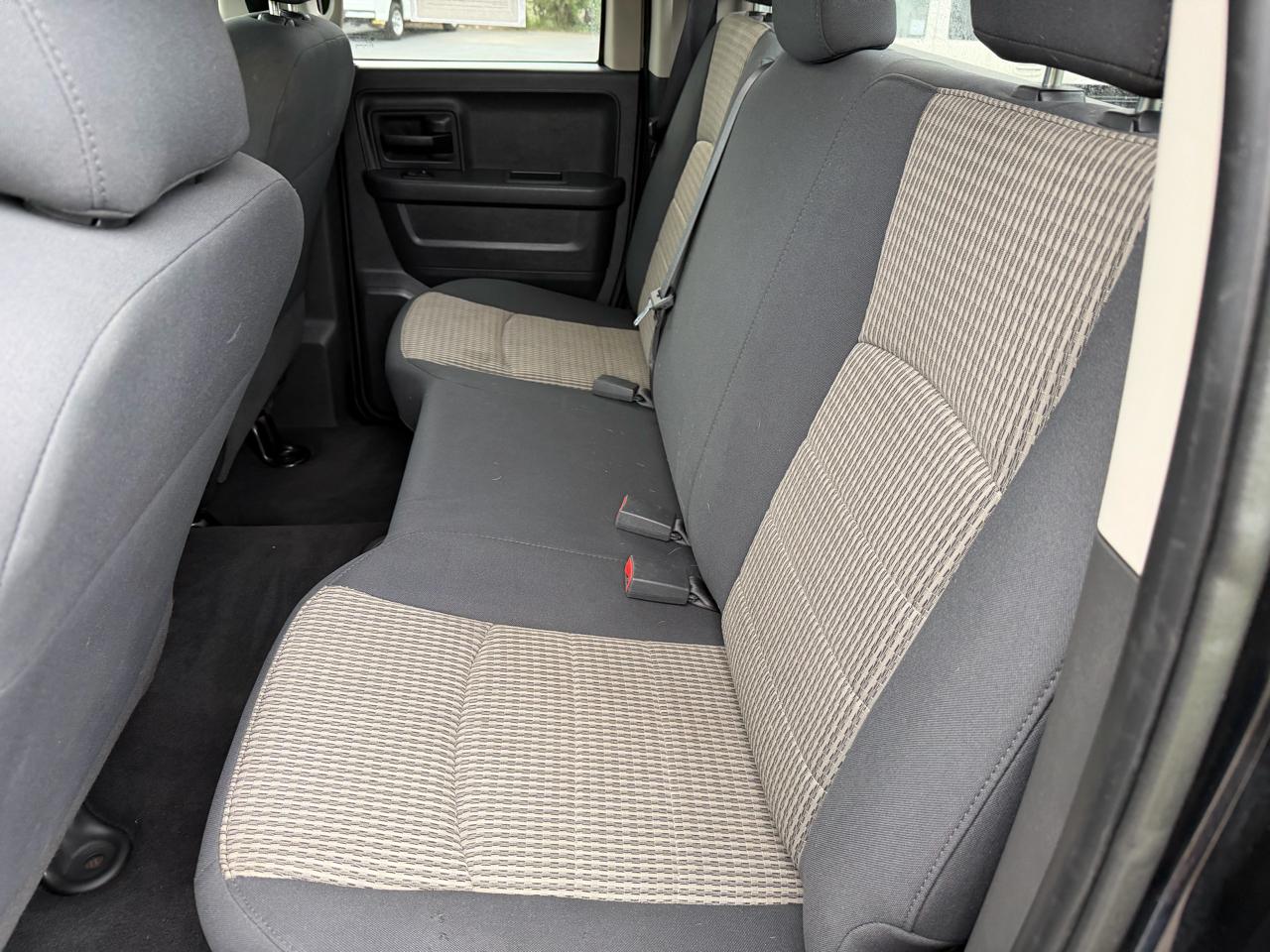 RAM 1500 4WD Quad Cab 140.5" Express 2012