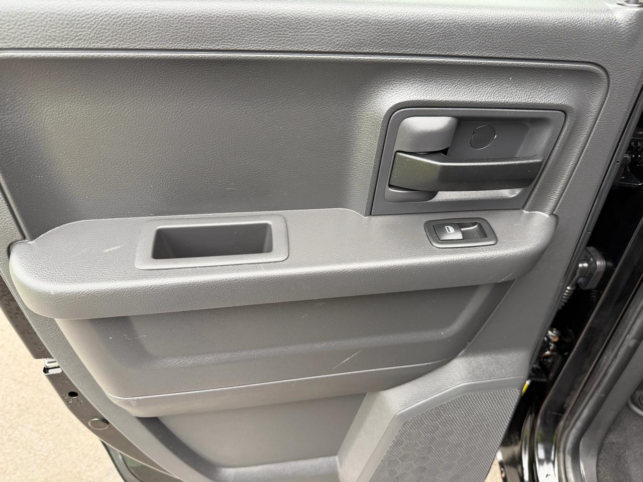 RAM 1500 4WD Quad Cab 140.5" Express 2012