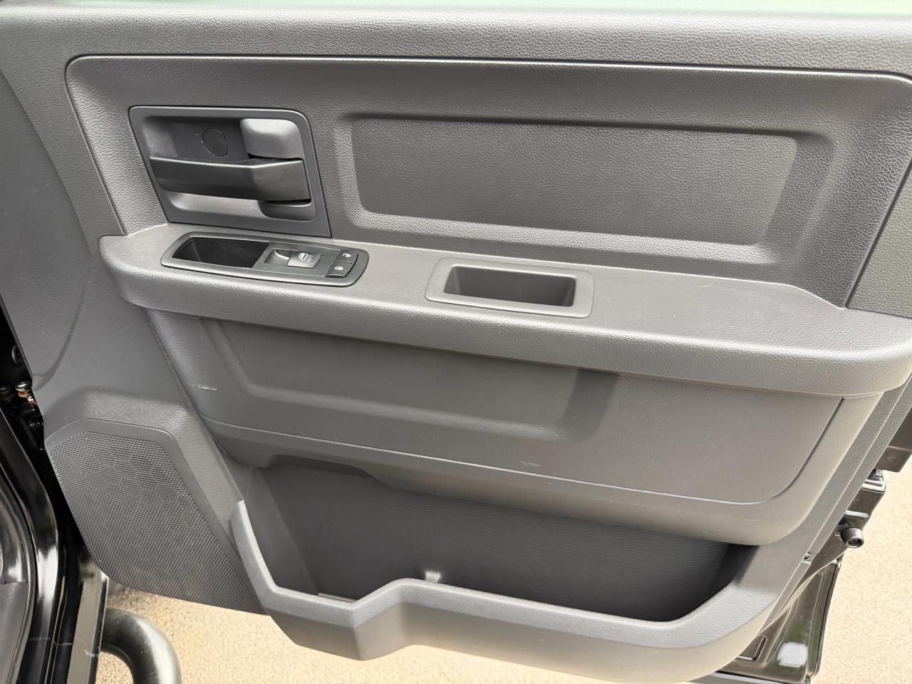 RAM 1500 4WD Quad Cab 140.5" Express 2012