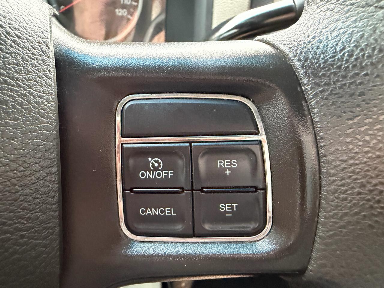 RAM 1500 4WD Quad Cab 140.5" Express 2012