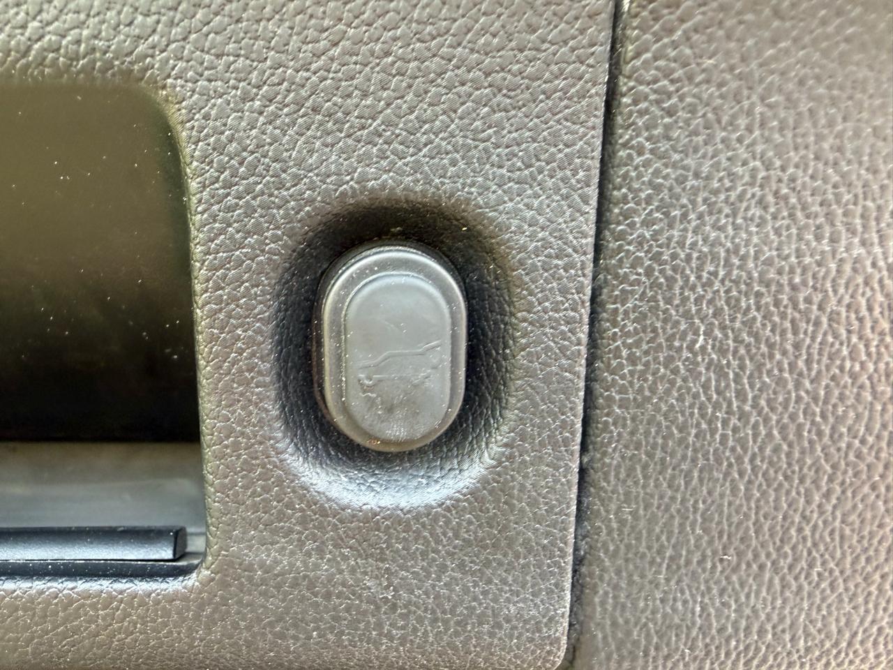 Chevrolet Suburban 4WD 4dr 1500 LT 2019