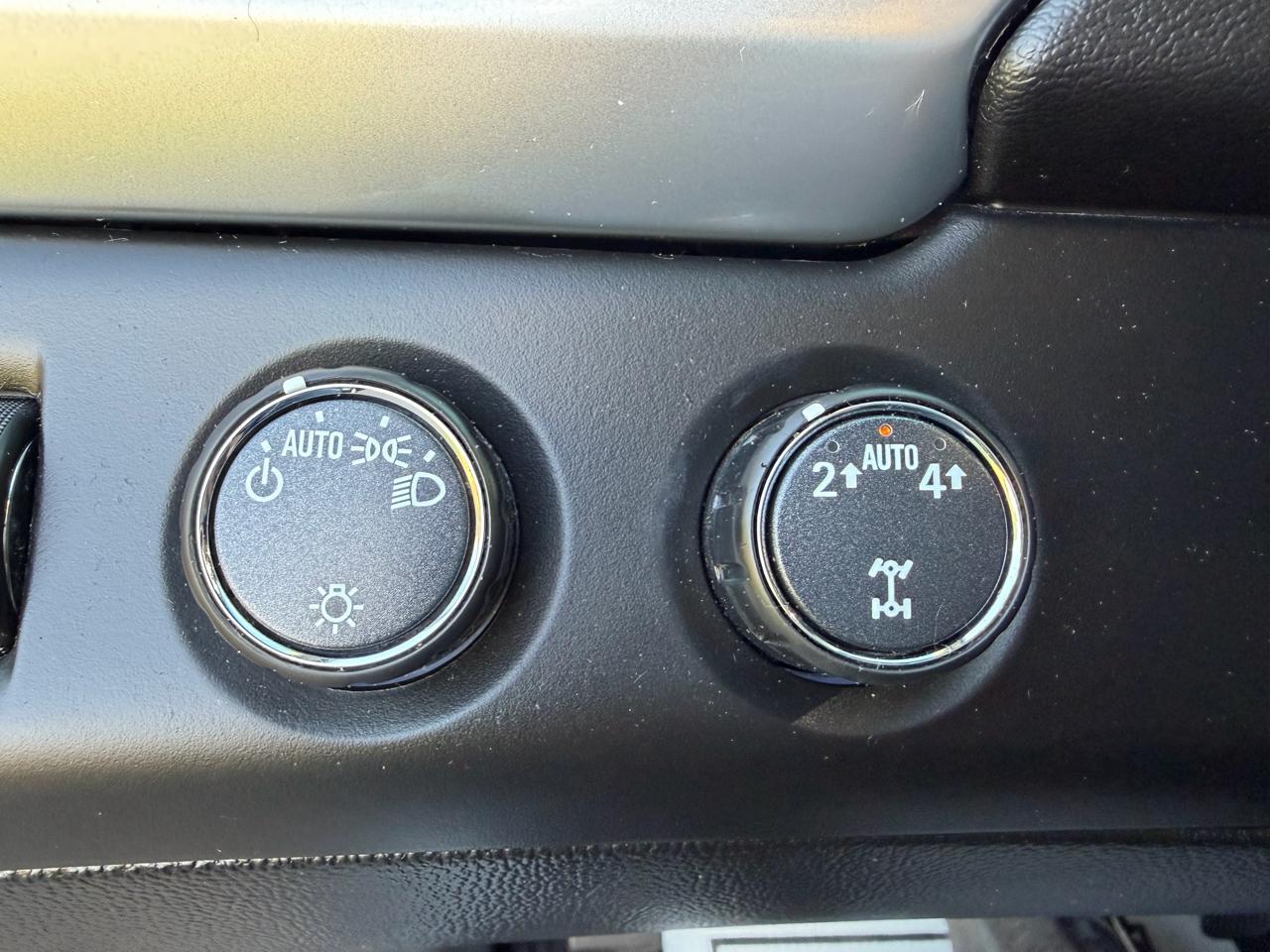 Chevrolet Suburban 4WD 4dr 1500 LT 2019