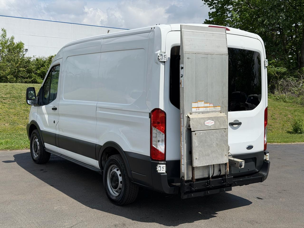 Ford Transit Cargo Van T-250 130" Med Rf 9000 GVWR Sliding RH Dr 2016