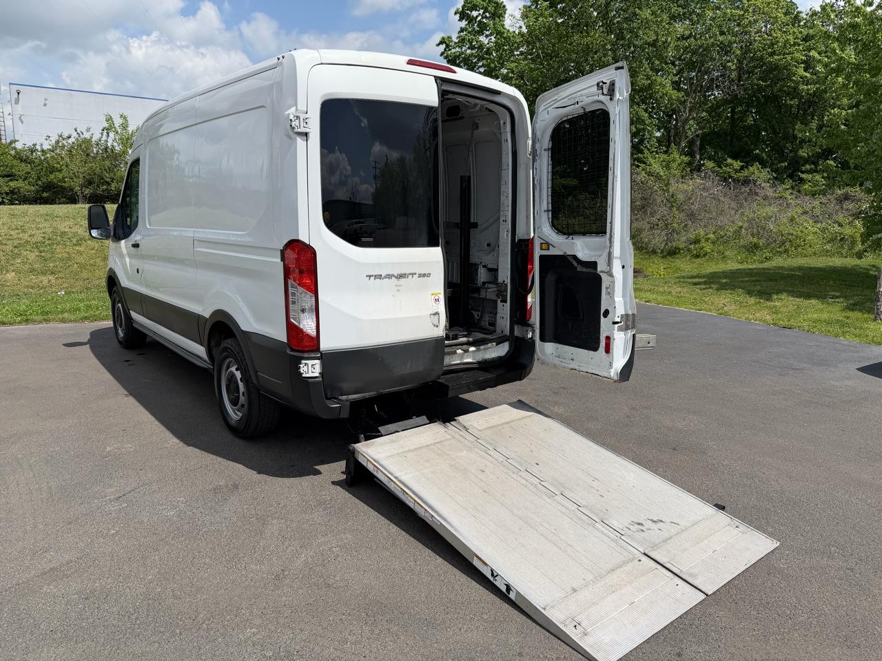 Ford Transit Cargo Van T-250 130" Med Rf 9000 GVWR Sliding RH Dr 2016