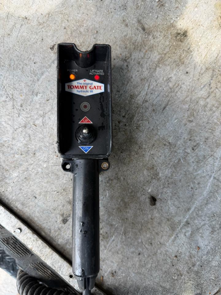 Ford Transit Cargo Van T-250 130" Med Rf 9000 GVWR Sliding RH Dr 2016