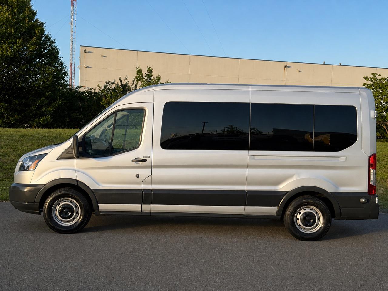 Ford Transit Wagon T-350 148" Med Roof XLT Sliding RH Dr 2015