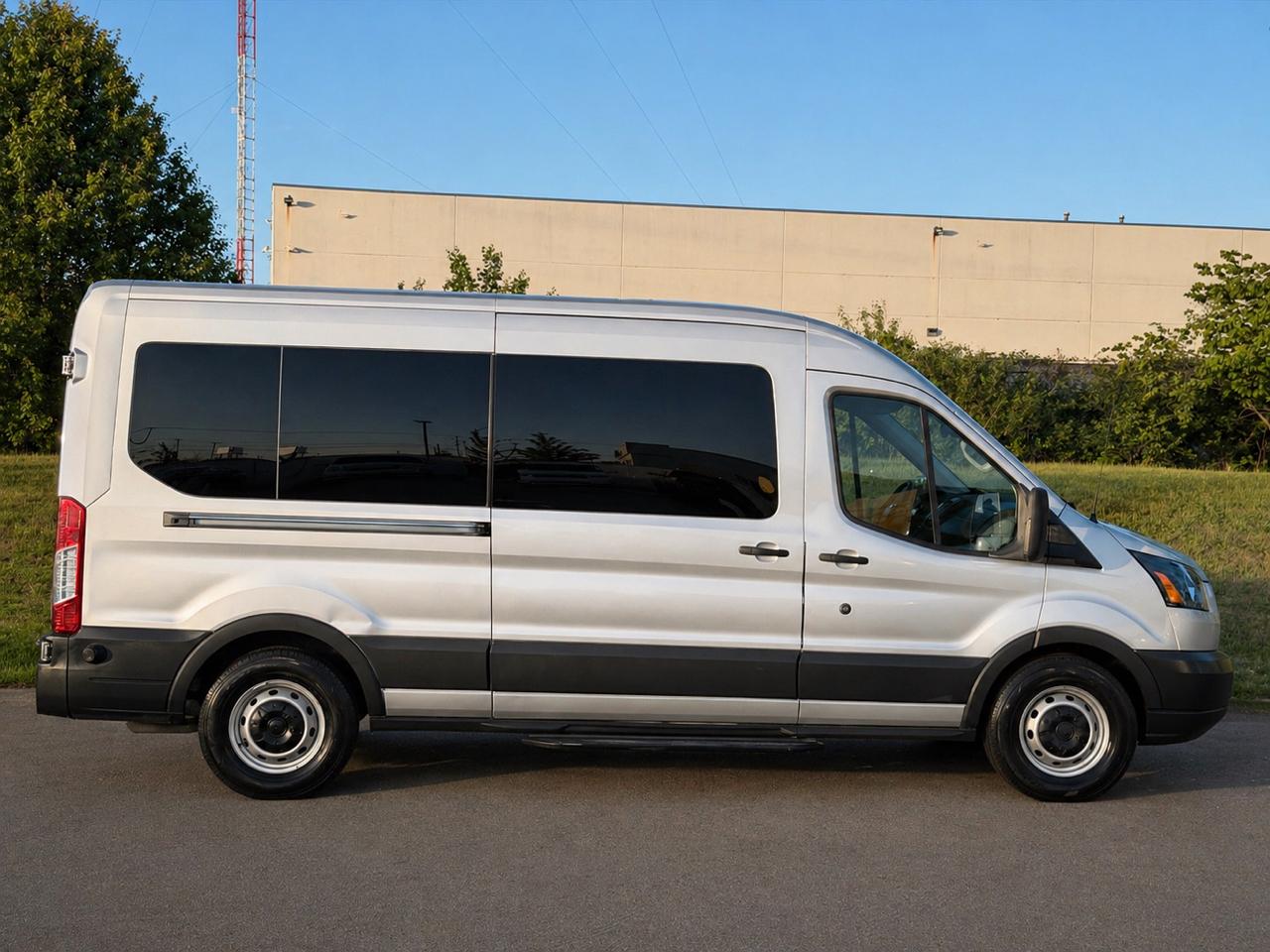 Ford Transit Wagon T-350 148" Med Roof XLT Sliding RH Dr 2015