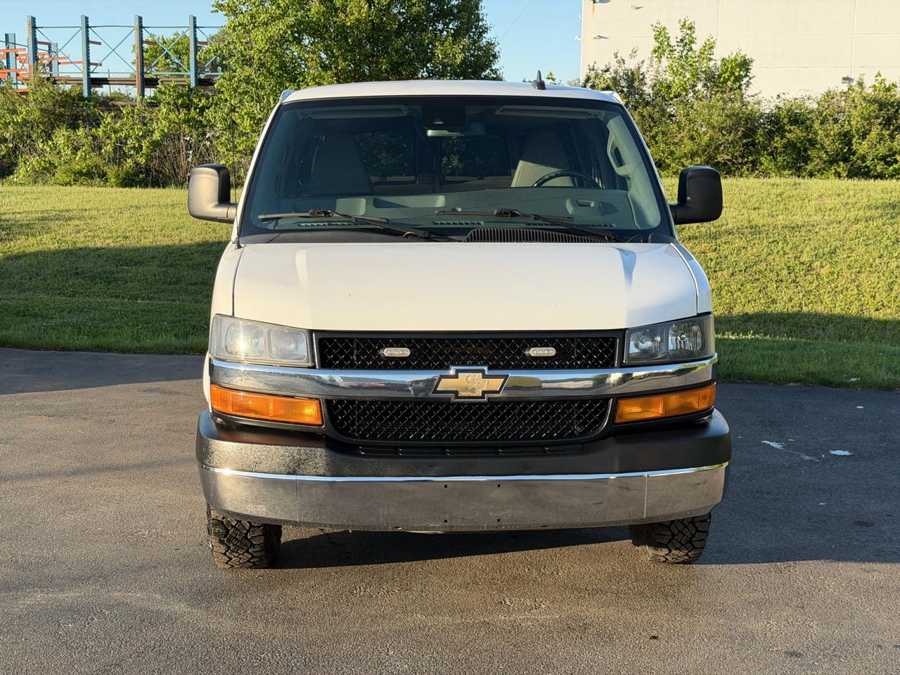 Chevrolet Express Passenger RWD 3500 155" LT 2020