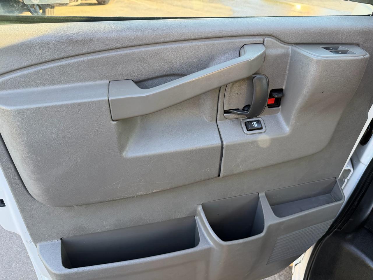 Chevrolet Express Passenger RWD 3500 155" LT 2020