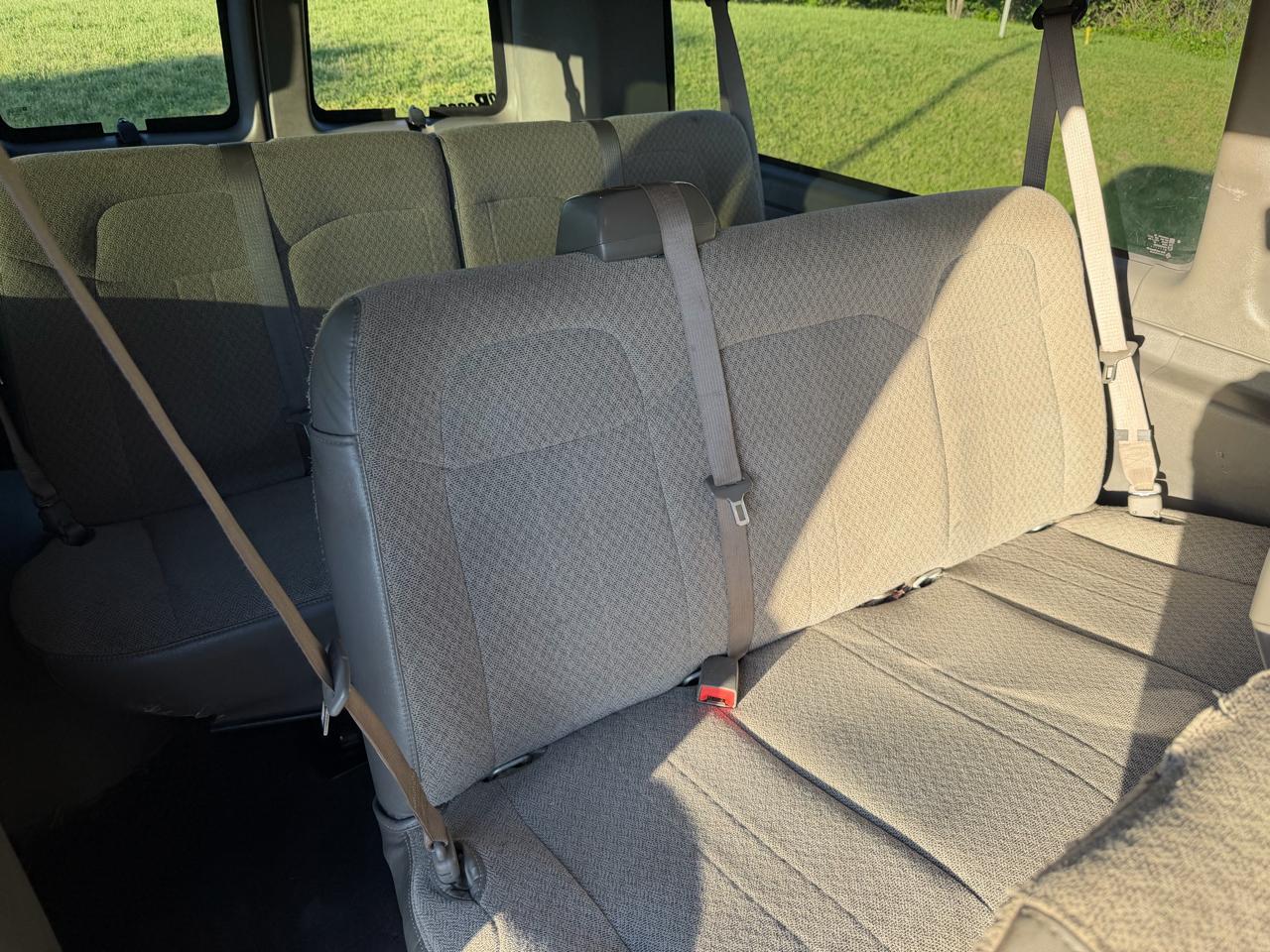 Chevrolet Express Passenger RWD 3500 155" LT 2020