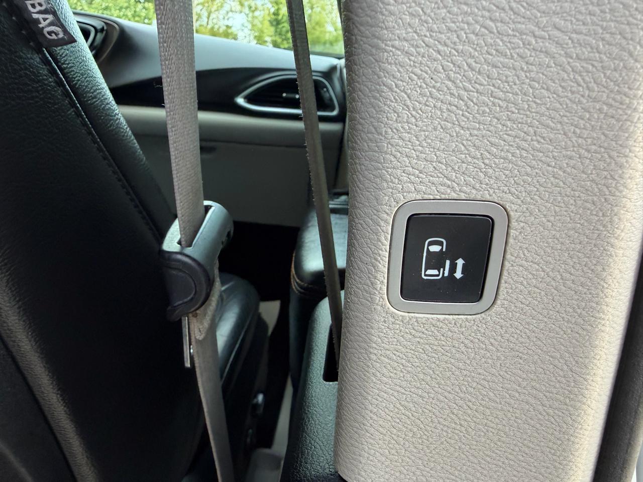Chrysler Pacifica Touring-L Plus FWD 2017
