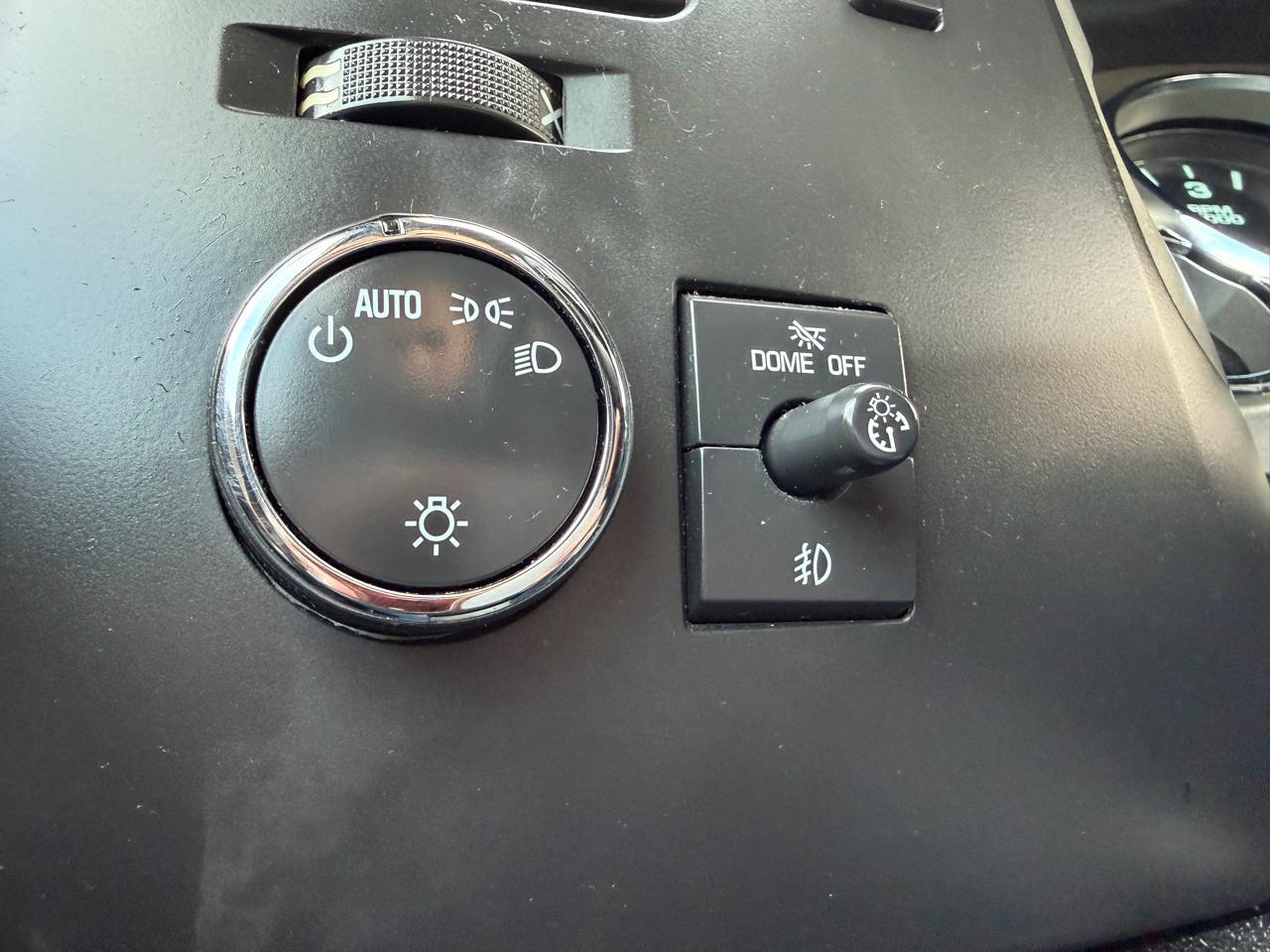 Chevrolet Silverado 1500 4WD Crew Cab 143.5" LT 2012