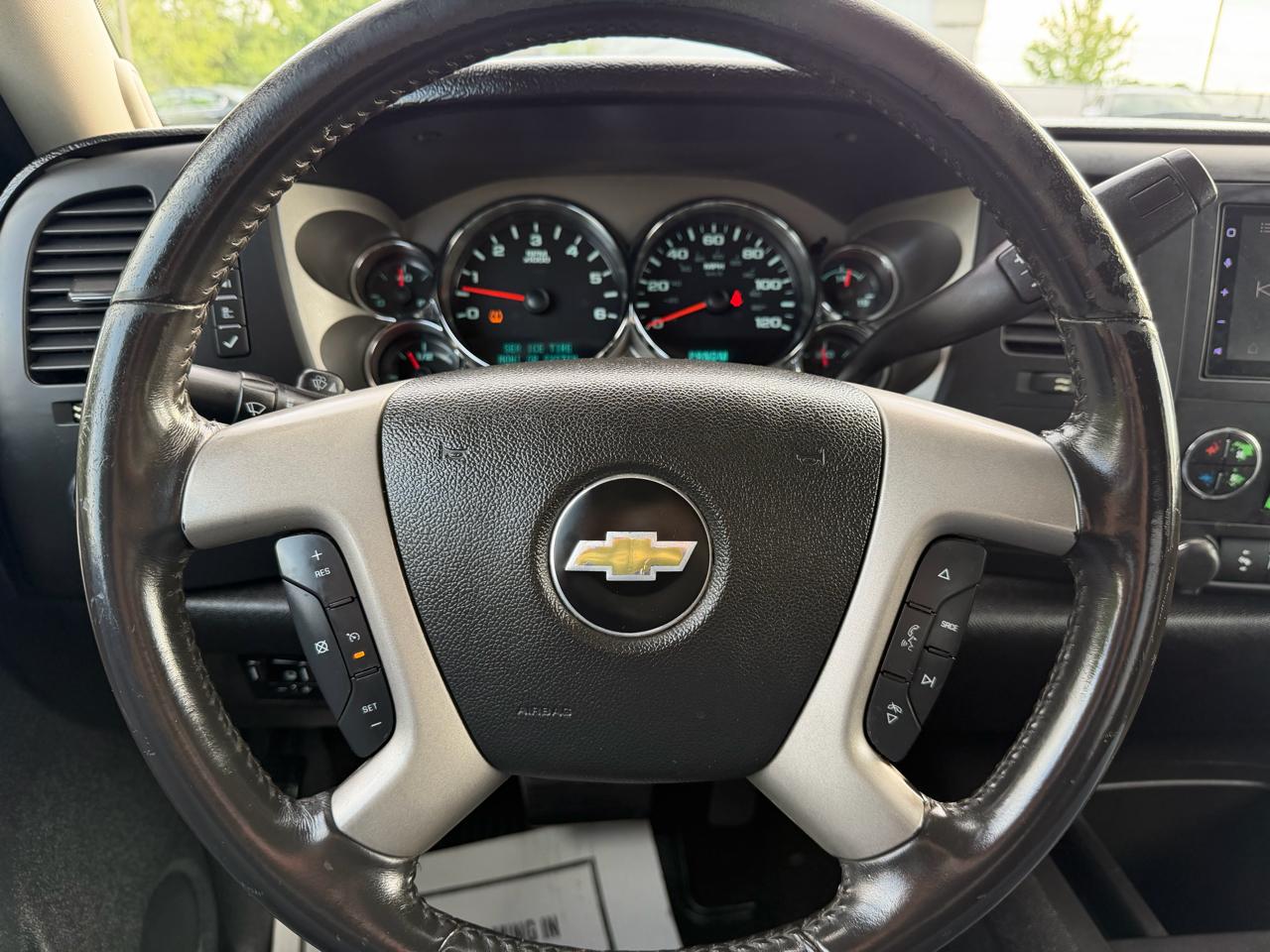 Chevrolet Silverado 1500 4WD Crew Cab 143.5" LT 2012