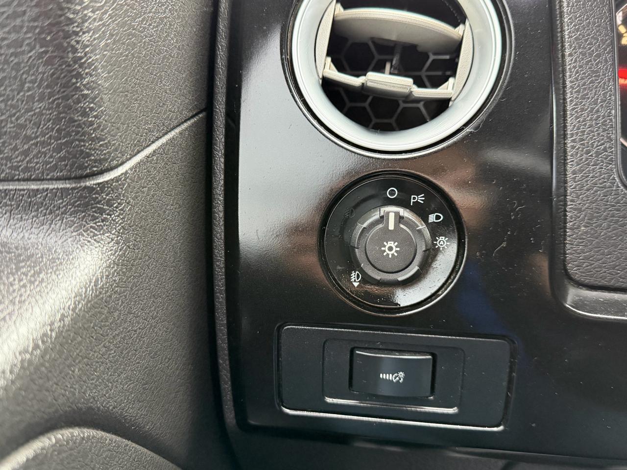 Ford F-150 4WD SuperCrew 145" Platinum 2013