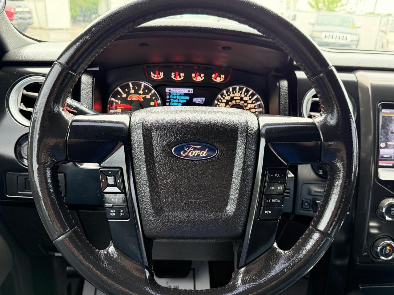 Ford F-150 4WD SuperCrew 145" Platinum 2013