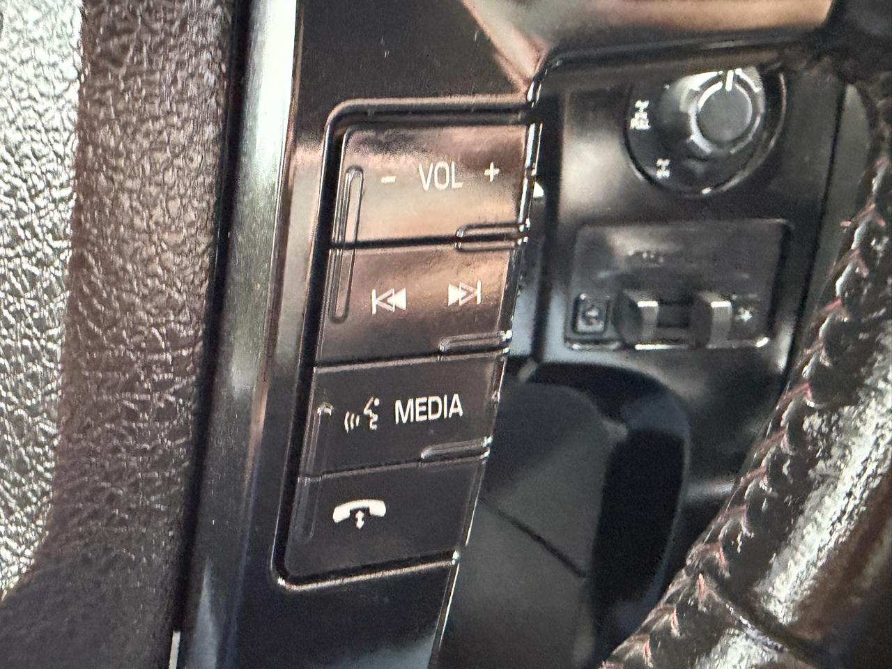 Ford F-150 4WD SuperCrew 145" Platinum 2013