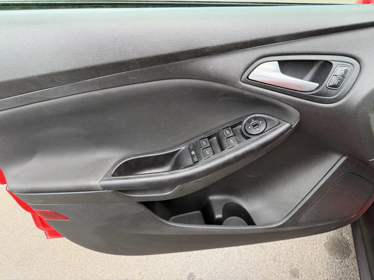 Ford Focus 5dr HB SE 2015