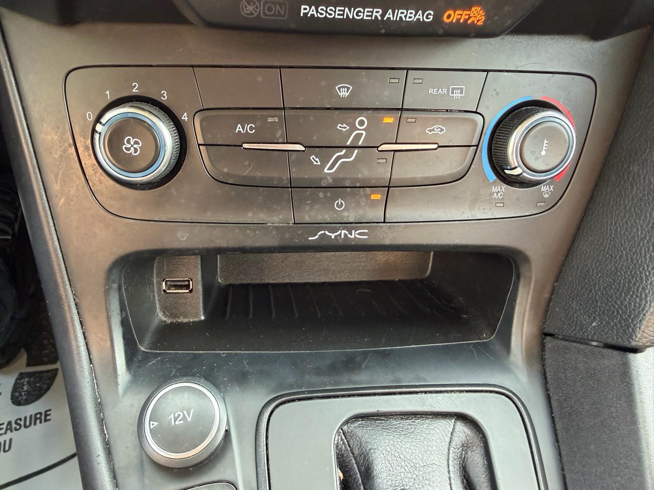 Ford Focus 5dr HB SE 2015