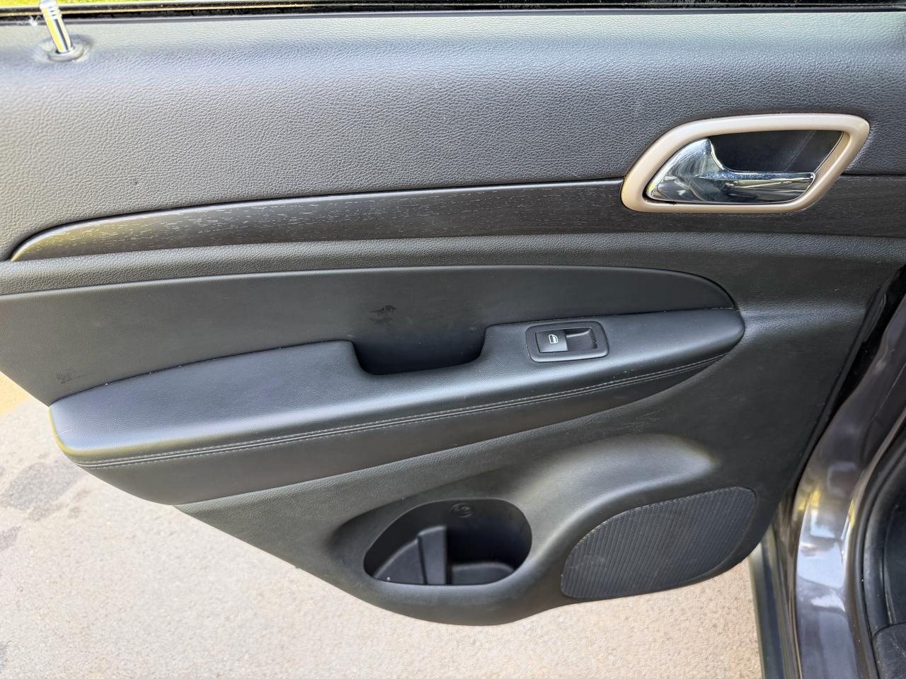 Jeep Grand Cherokee 4WD 4dr Laredo 2015