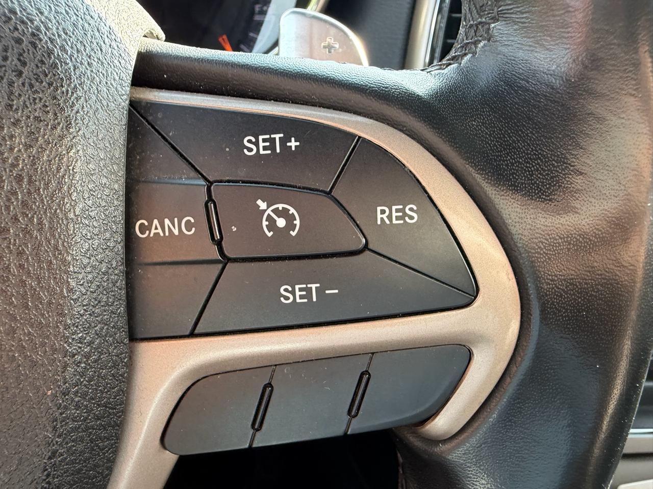 Jeep Grand Cherokee 4WD 4dr Laredo 2015