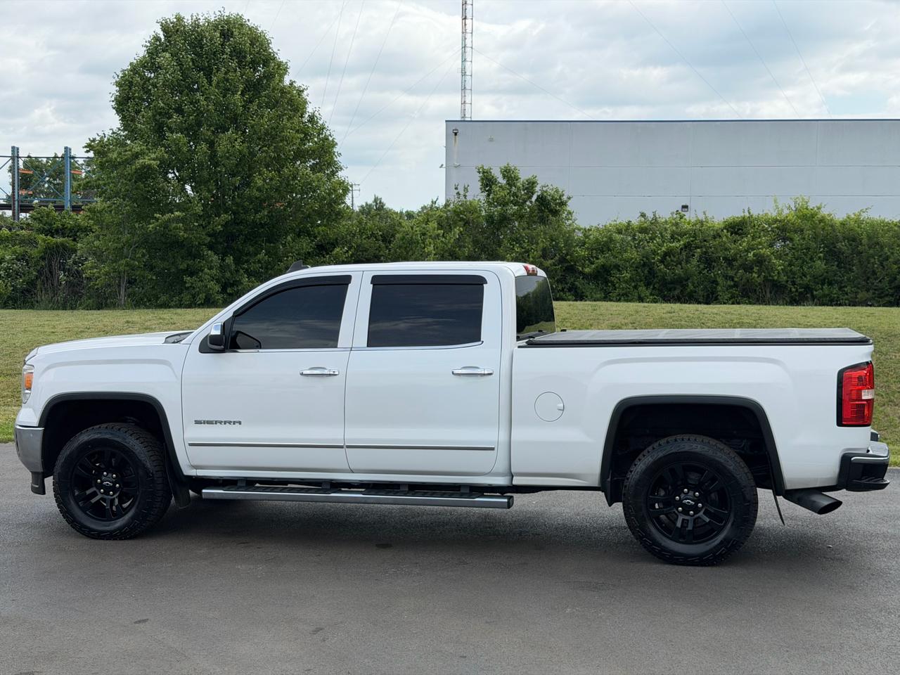 GMC Sierra 1500 4WD Crew Cab 143.5" SLT 2015
