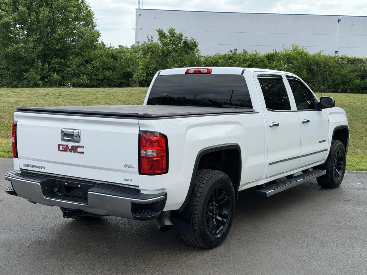 GMC Sierra 1500 4WD Crew Cab 143.5" SLT 2015