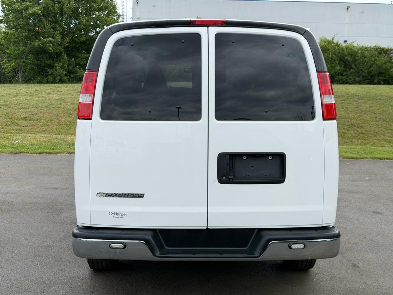 Chevrolet Express Passenger RWD 3500 155" LT 2020