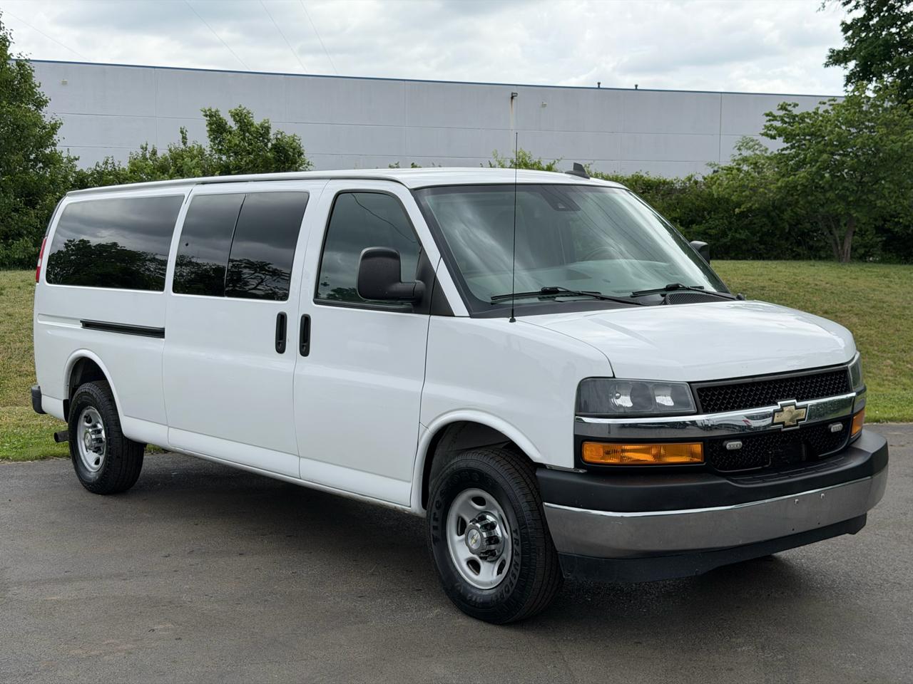 Chevrolet Express Passenger RWD 3500 155" LT 2020