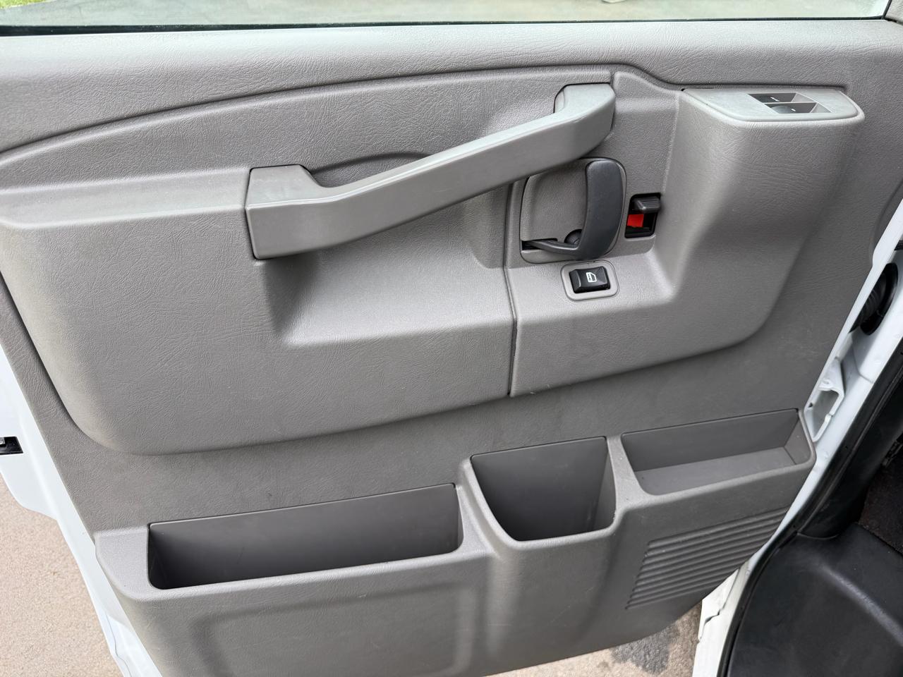 Chevrolet Express Passenger RWD 3500 155" LT 2020