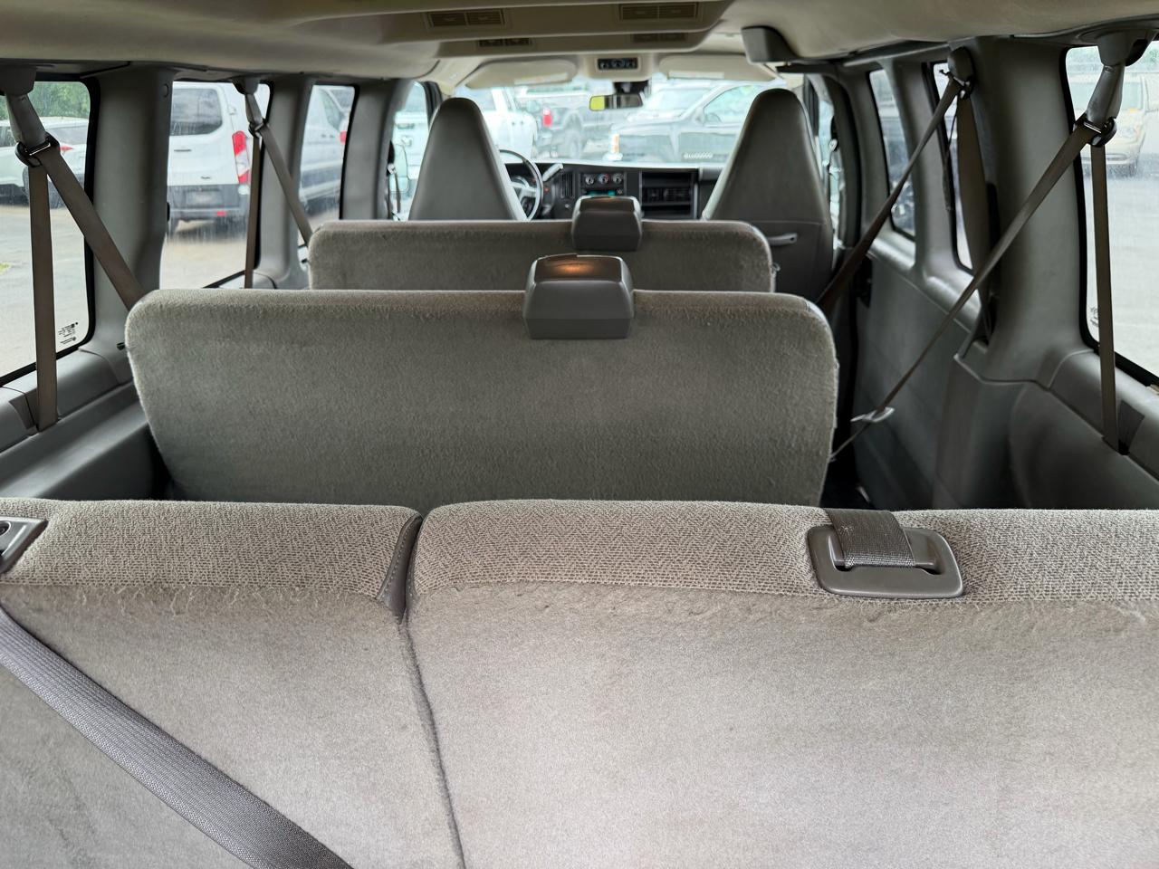 Chevrolet Express Passenger RWD 3500 155" LT 2020