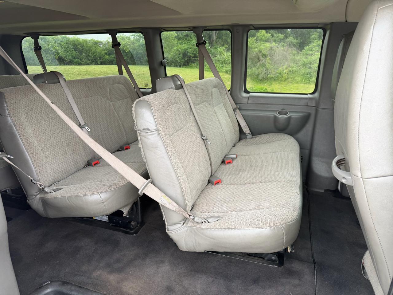 Chevrolet Express Passenger RWD 3500 155" LT 2020