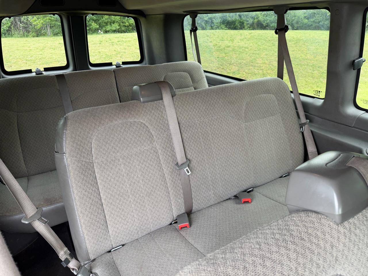 Chevrolet Express Passenger RWD 3500 155" LT 2020