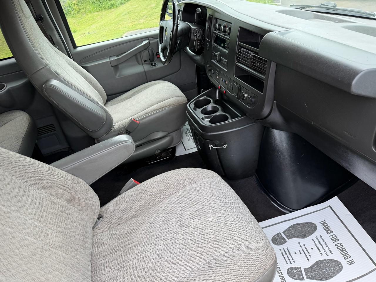 Chevrolet Express Passenger RWD 3500 155" LT 2020