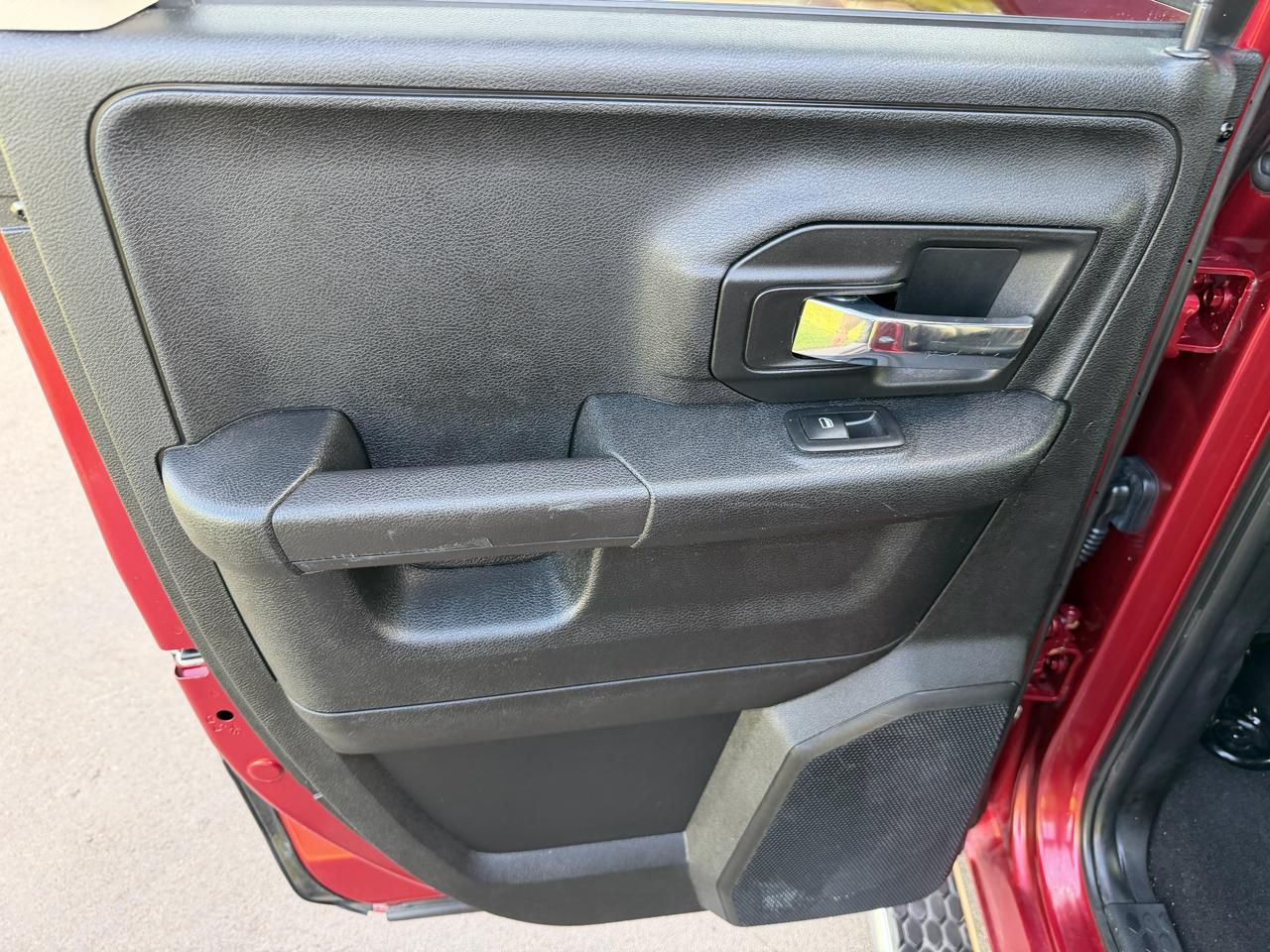 RAM 1500 4WD Quad Cab 140.5" Sport 2014