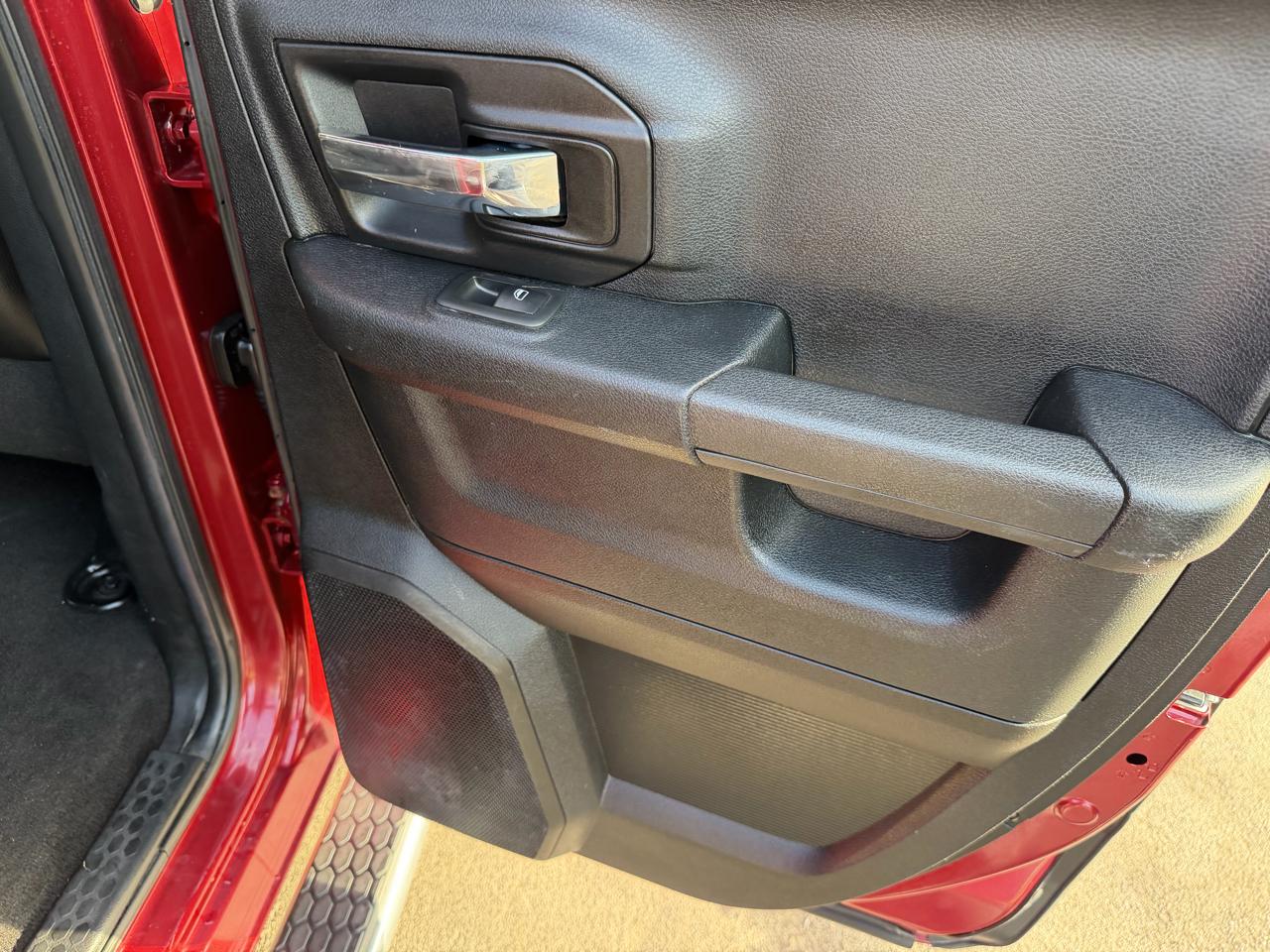 RAM 1500 4WD Quad Cab 140.5" Sport 2014