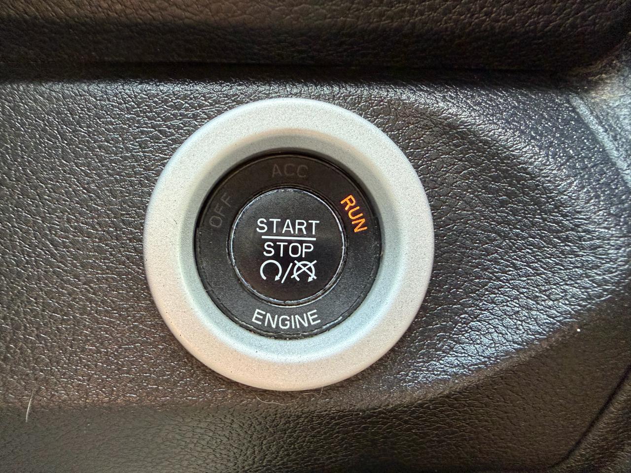 RAM 1500 4WD Quad Cab 140.5" Sport 2014