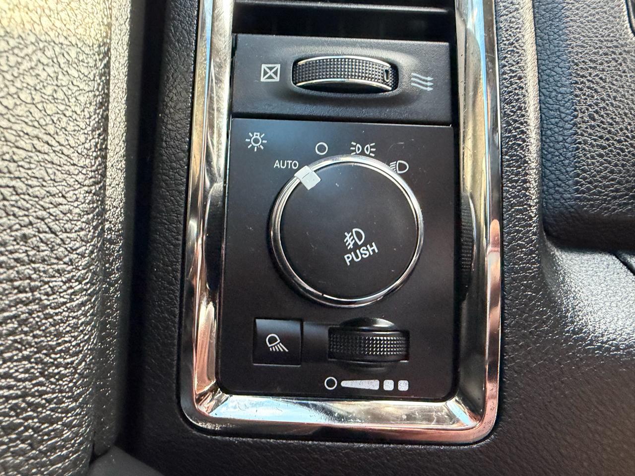 RAM 1500 4WD Quad Cab 140.5" Sport 2014
