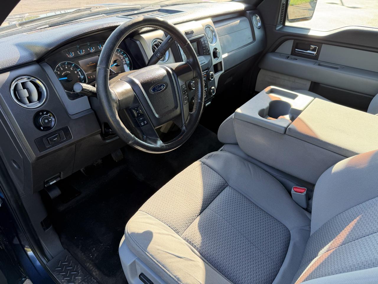 Ford F-150 4WD SuperCrew 145" XLT 2014