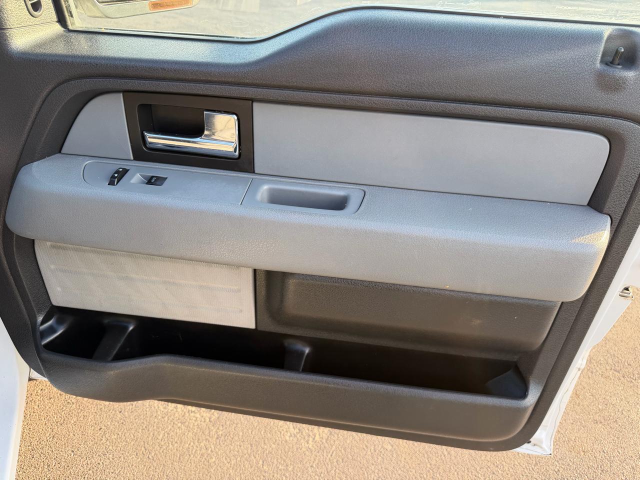 Ford F-150 4WD SuperCrew 145" Platinum 2013