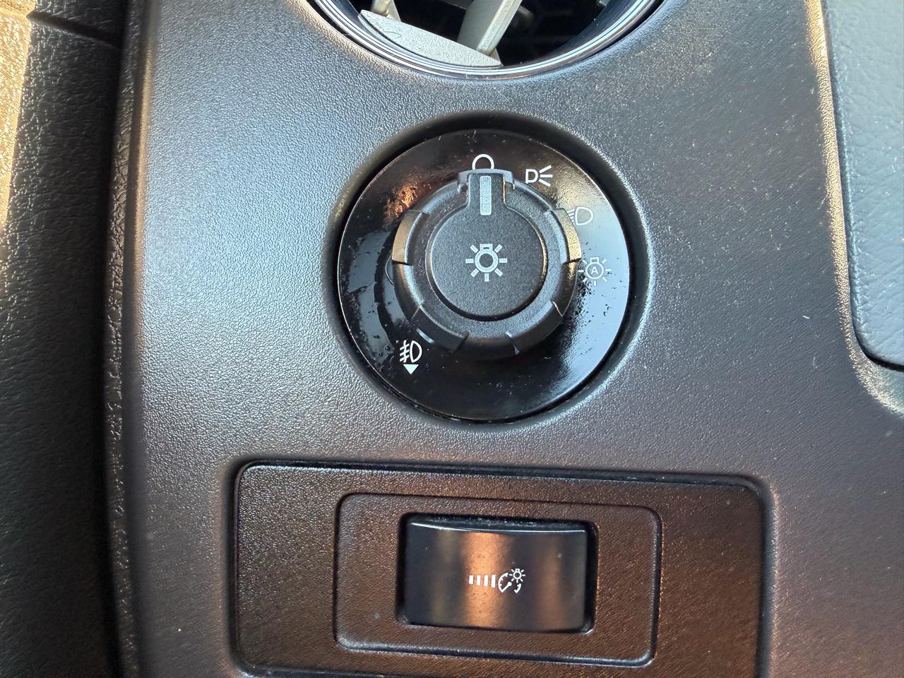 Ford F-150 4WD SuperCrew 145" Platinum 2013